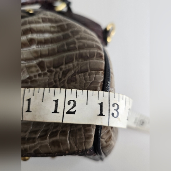 Brahmin Melbourne Lisa Dome Satchel! - Picture 10 of 16